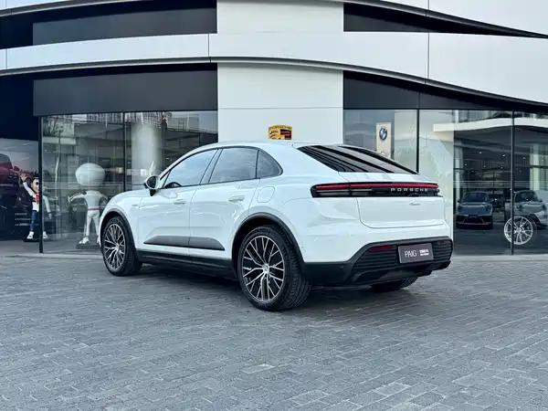 Porsche Macan New Energy 2025