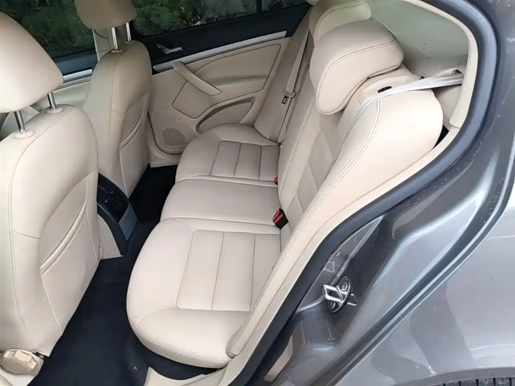 Skoda Octavia 2015 — фото 17