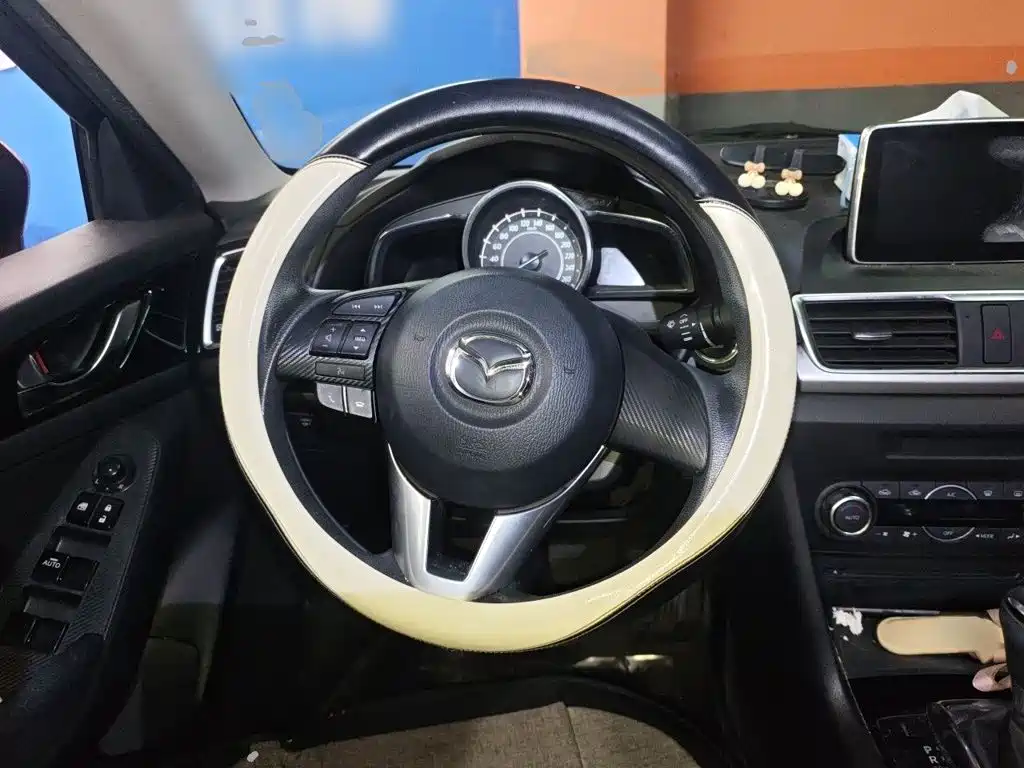 Mazda 3 Axela 2016