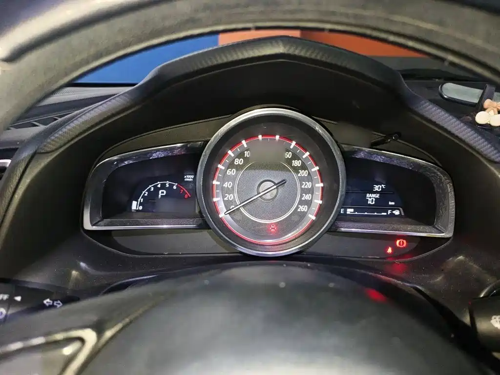 Mazda 3 Axela 2016