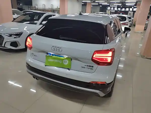 Audi Q2L 2020