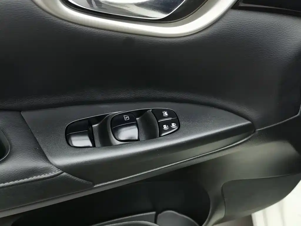 Nissan Sylphy 2018 — фото 9