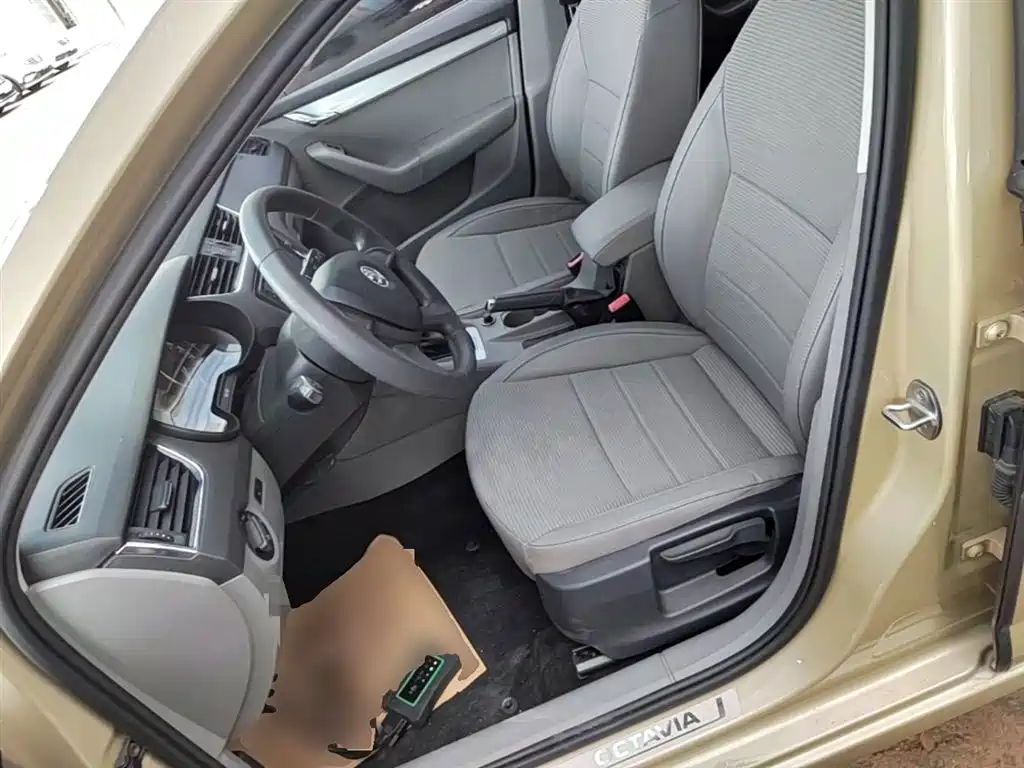 Skoda Octavia 2015 — фото 15