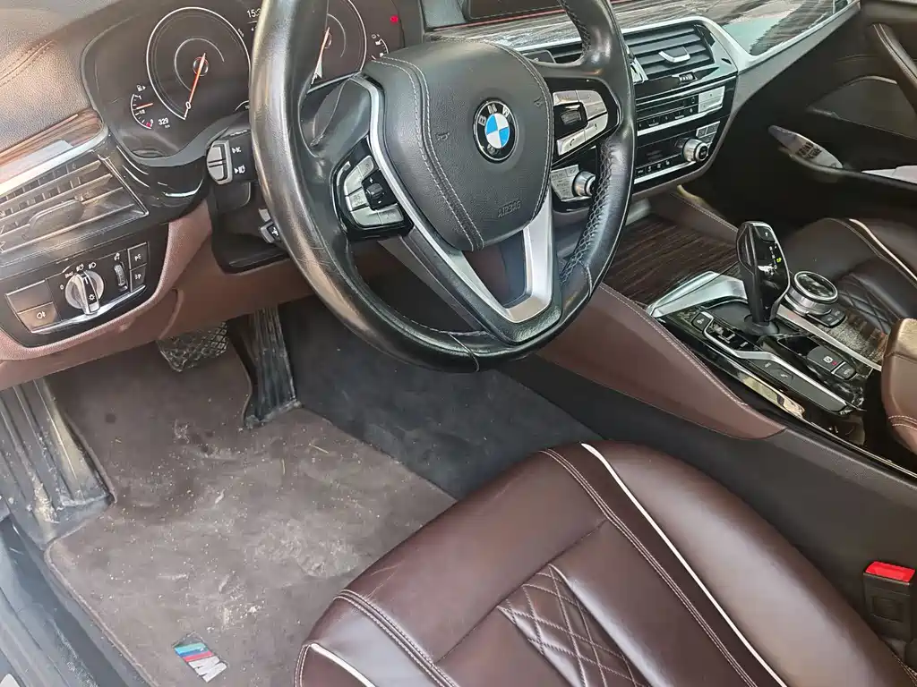 BMW 5 Series New Energy 2019 — фото 10