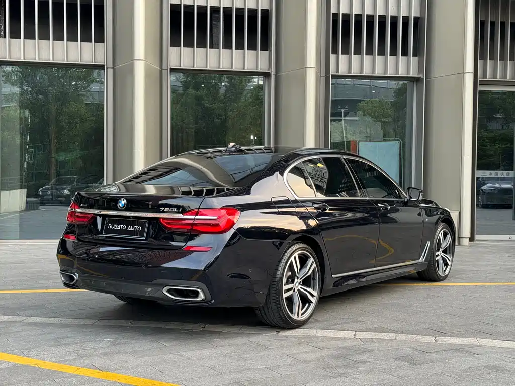 BMW 7 Series 2018 — фото 3