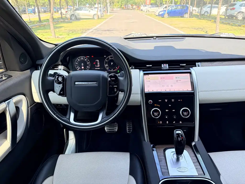 Land Rover Discovery Sport 2021 — фото 12
