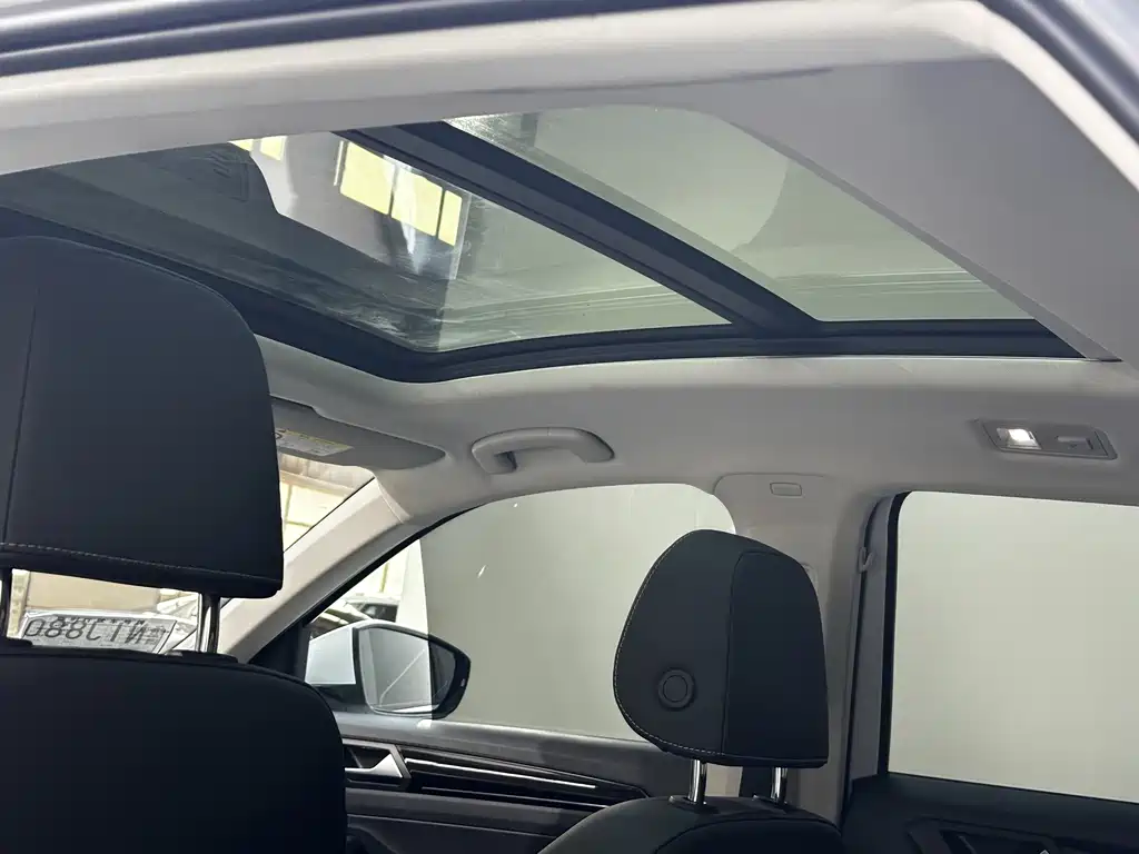Volkswagen T-Roc 2023 — фото 14