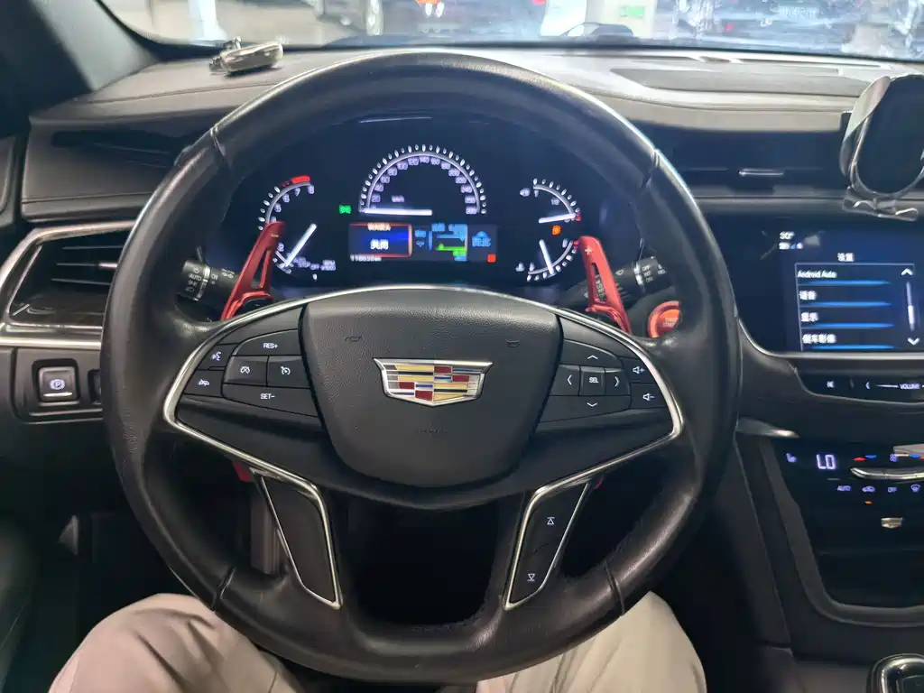 Cadillac XT5 2019 — фото 11