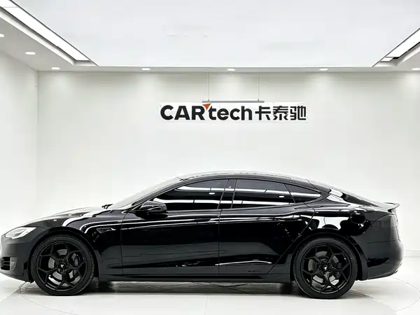 Tesla Model S 2020