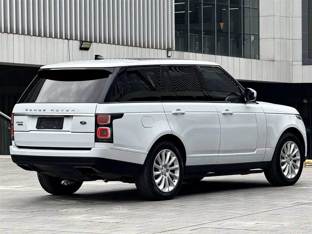Land Rover Range Rover 2018 — фото 11