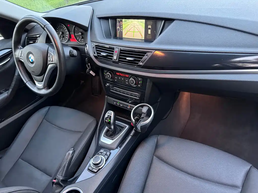 BMW X1 2015 — фото 12