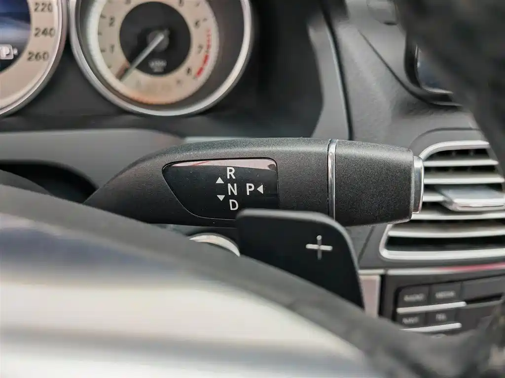 Mercedes-Benz E-Class 2017 — фото 13