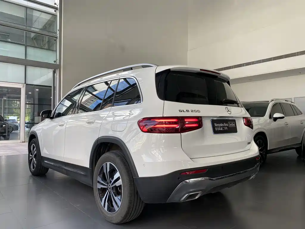 Mercedes-Benz GLB 2023 — фото 13