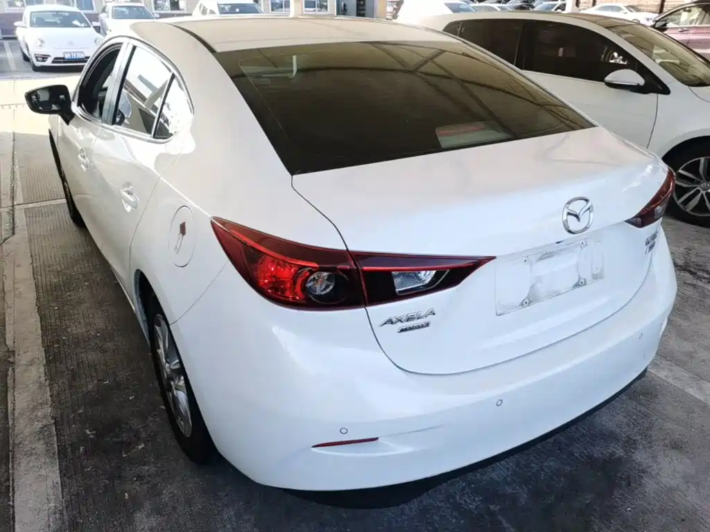 Mazda 3 Axela 2016