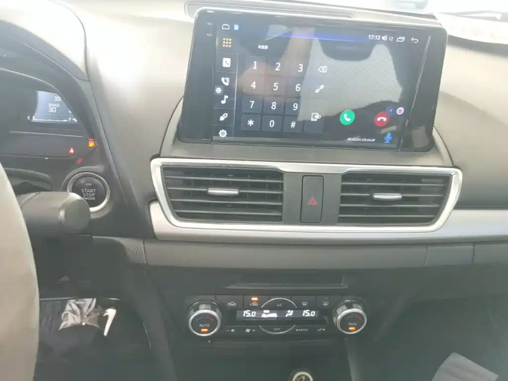 Mazda 3 Axela 2016 — фото 13