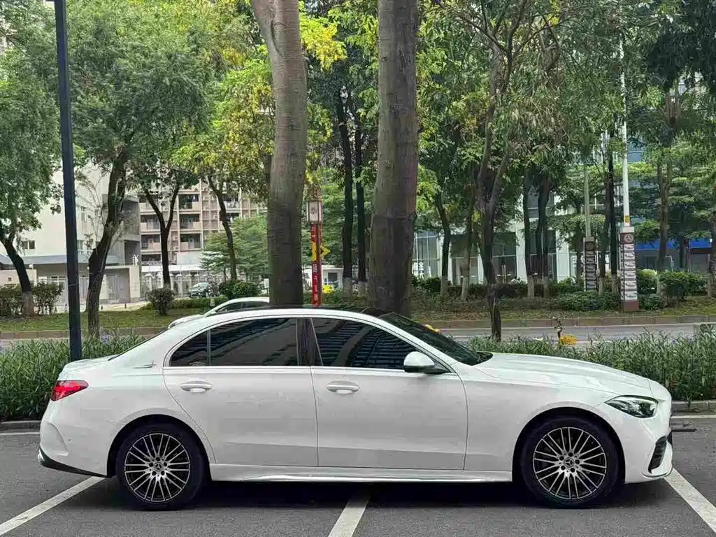 Mercedes-Benz C-Class 2022