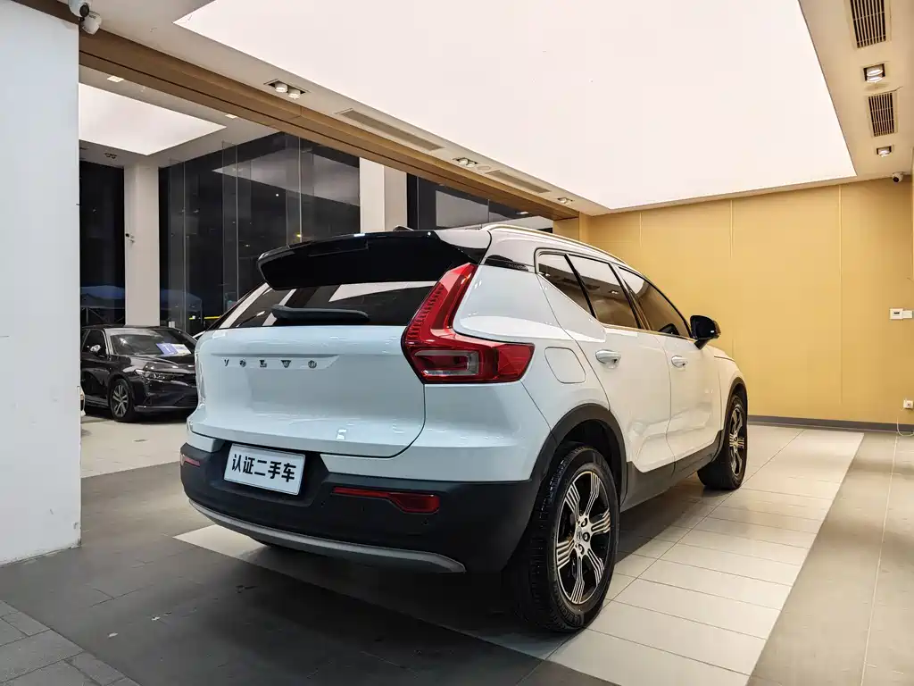 Volvo XC40 2019 — фото 30