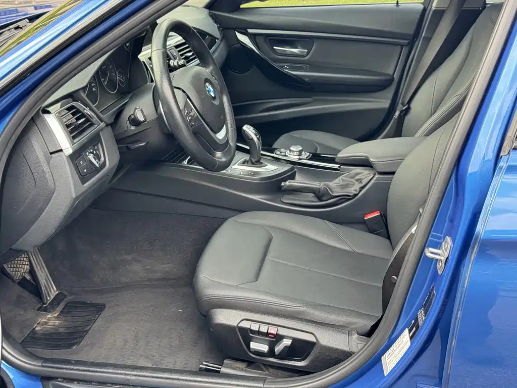 BMW 3 Series 2017 — фото 10