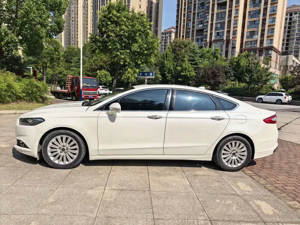 Ford Mondeo 2015 — фото 3