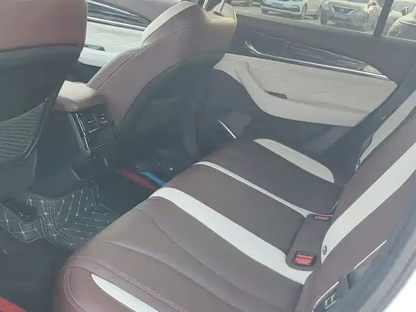 Geely Xingyue L 2023