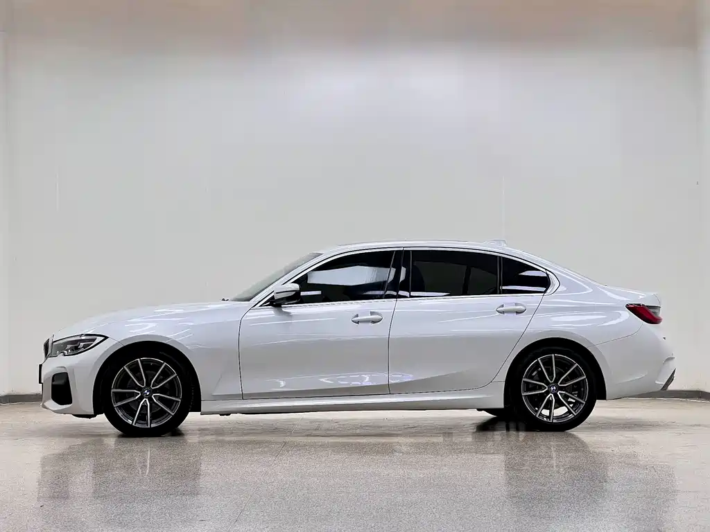 BMW 3 Series 2021
