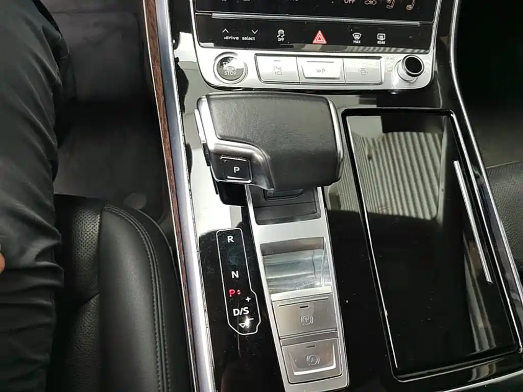 Audi Q7 2023 — фото 21
