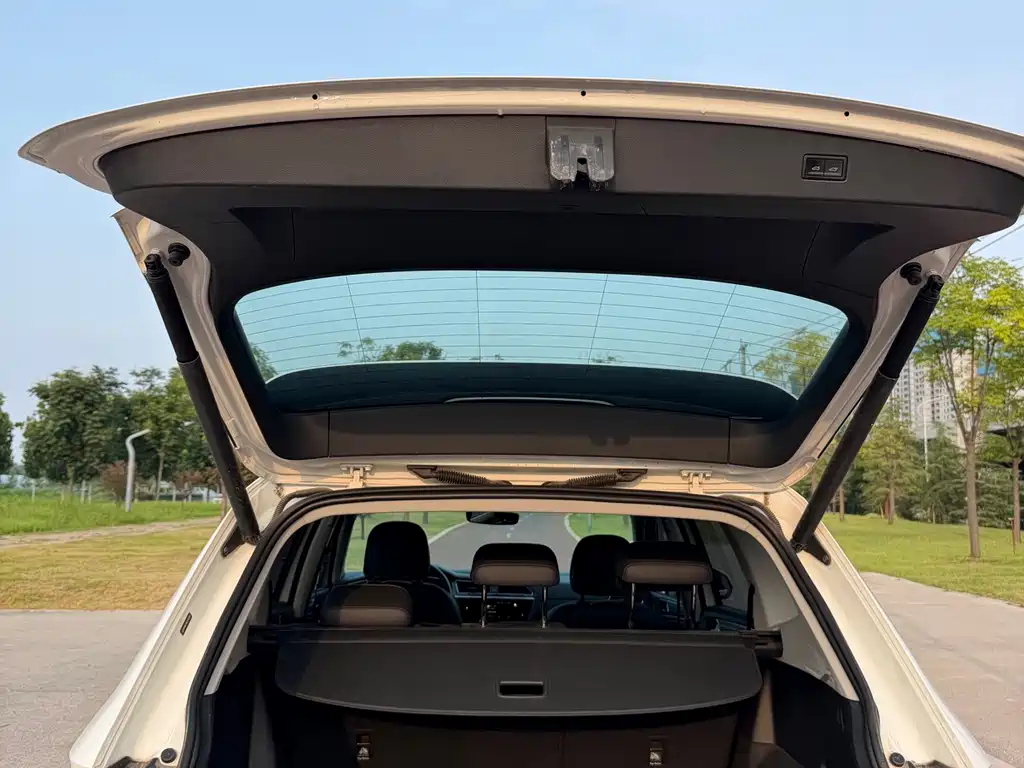 Volkswagen Tiguan L 2021 — фото 23