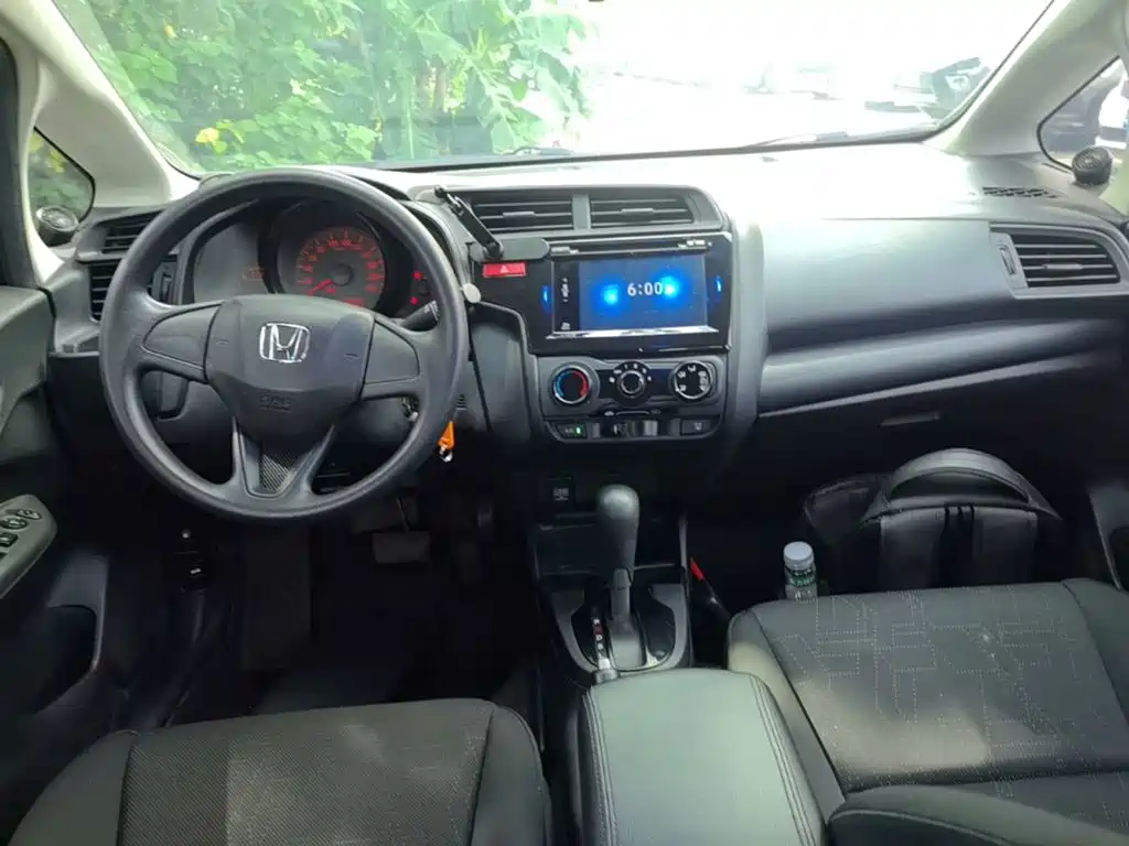 Honda Fit 2017 — фото 10