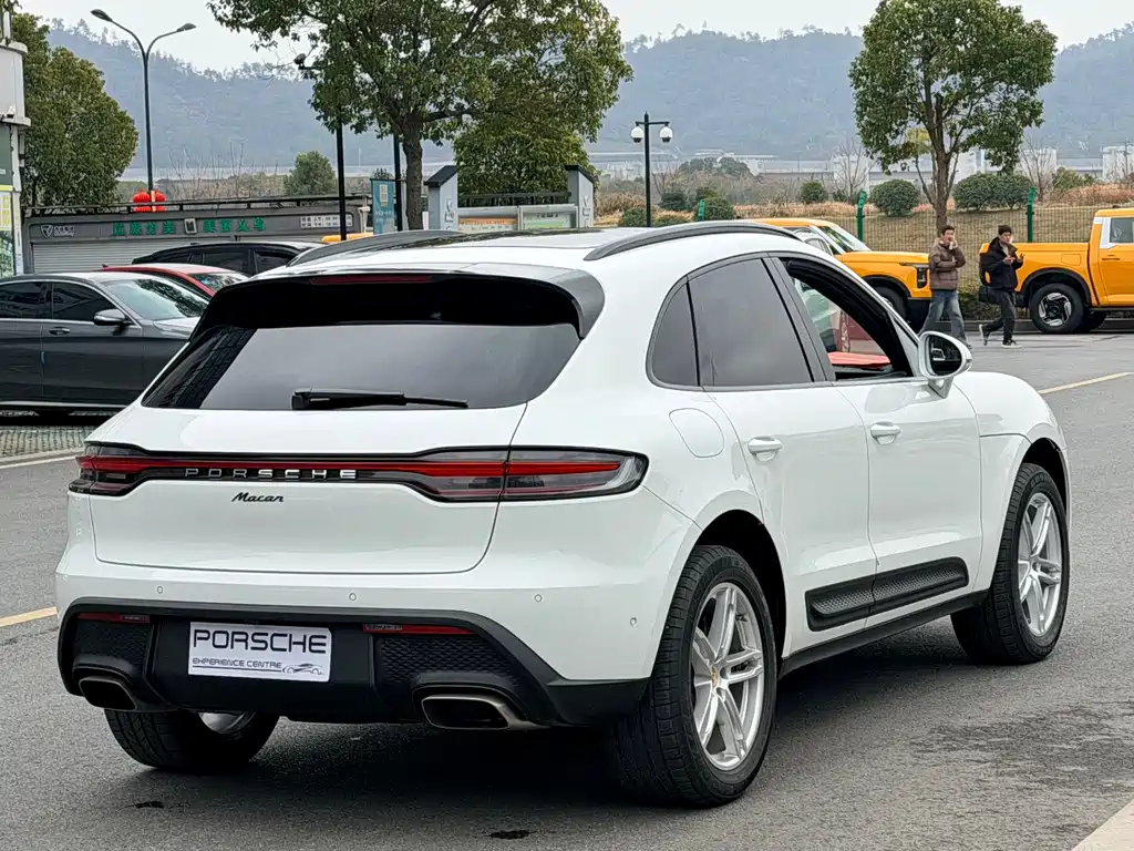 Porsche Macan 2023 — фото 3