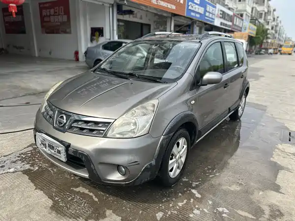 Nissan Livina 2010