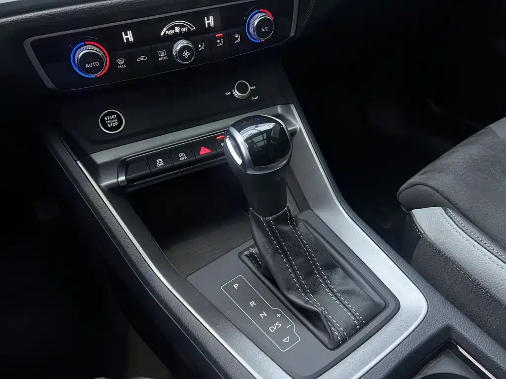 Audi Q3 2022 — фото 10