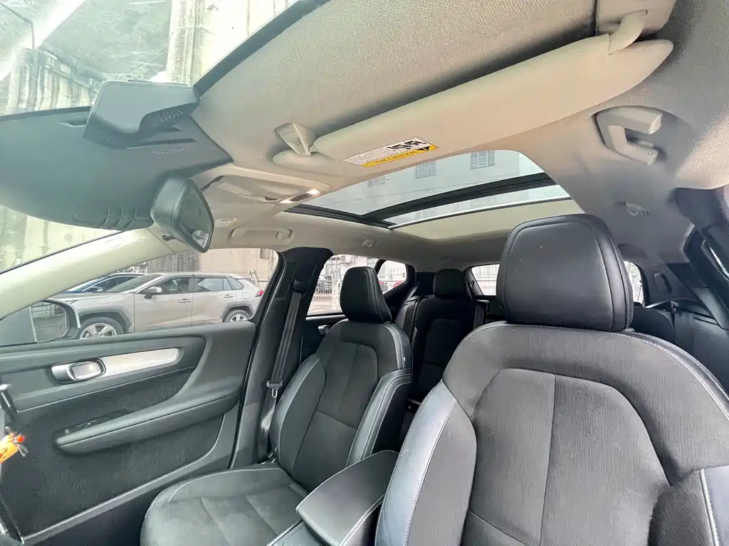 Volvo XC40 2019 — фото 15