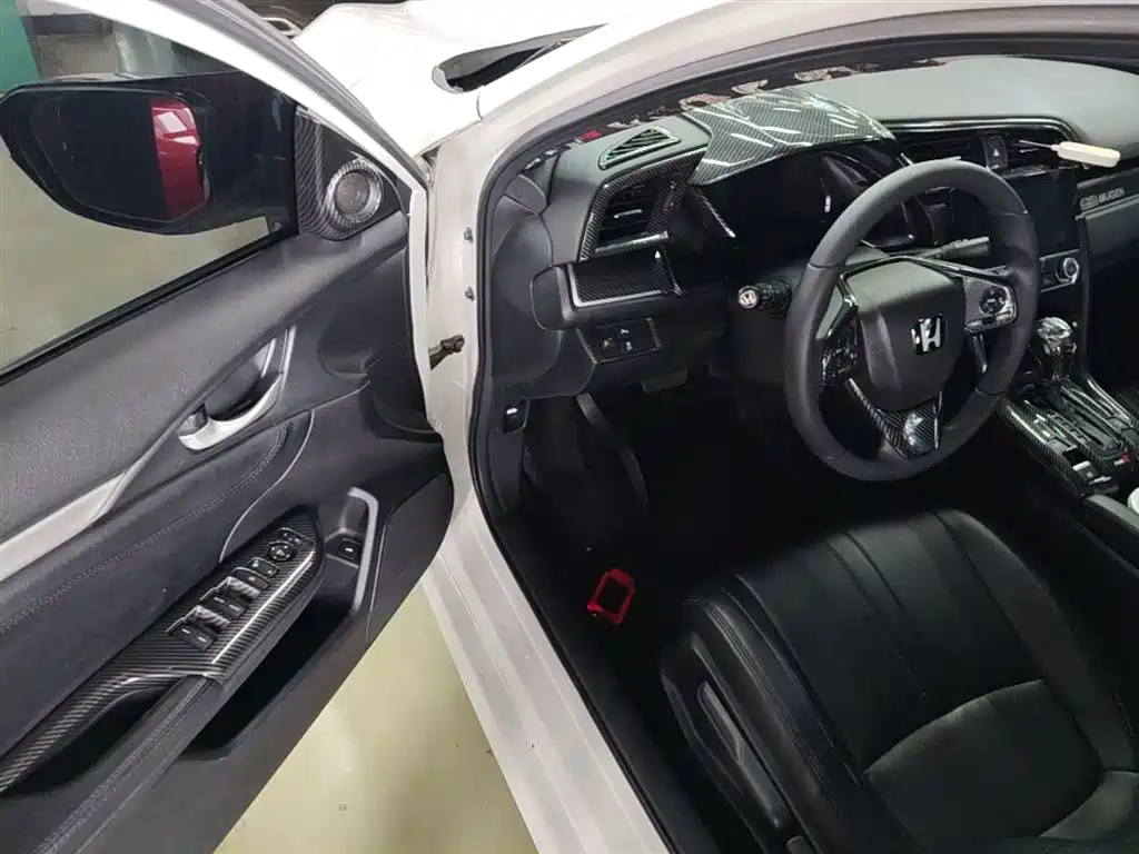 Honda Civic 2020 — фото 16
