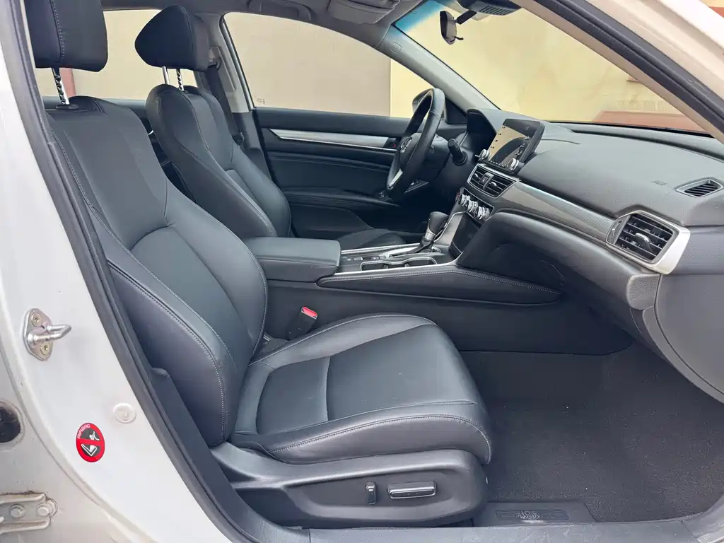 Honda Accord 2019 — фото 20