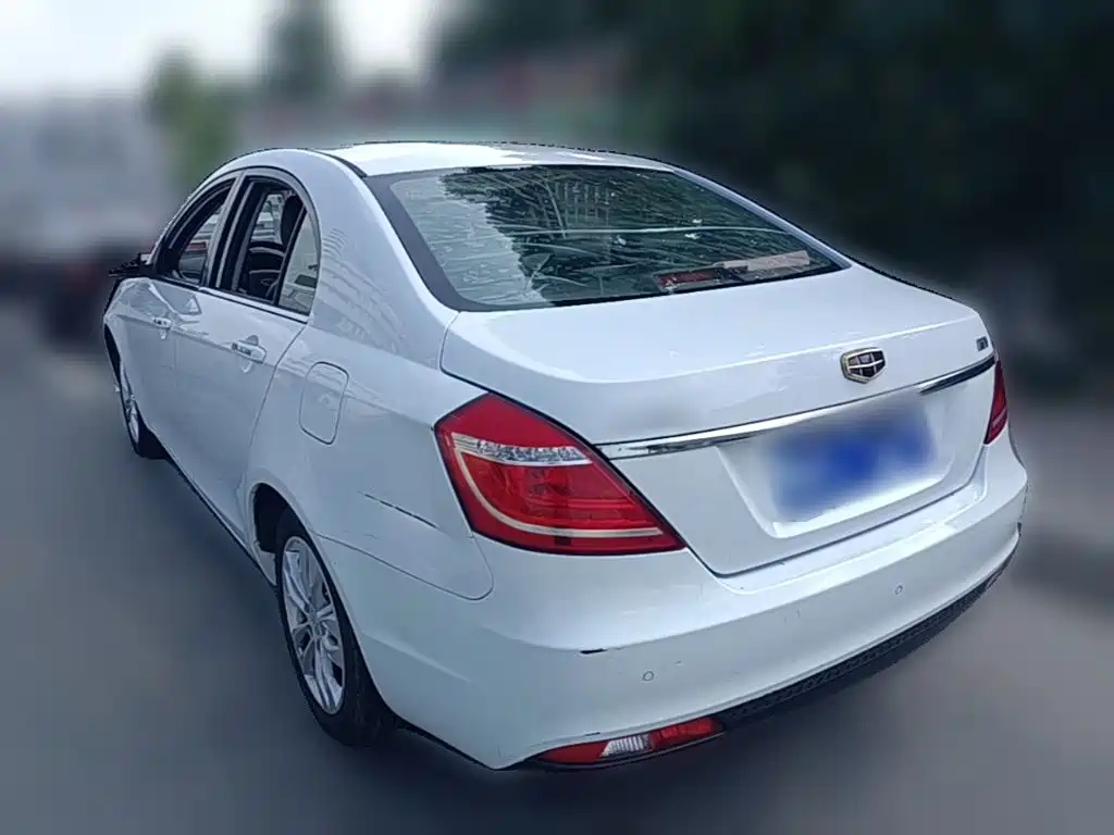 Geely Emgrand 2016 — фото 9