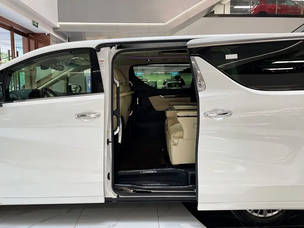 Toyota Alphard 2020 — фото 27