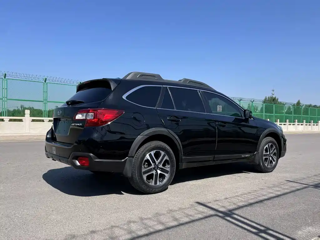 Subaru Outback 2018 — фото 7