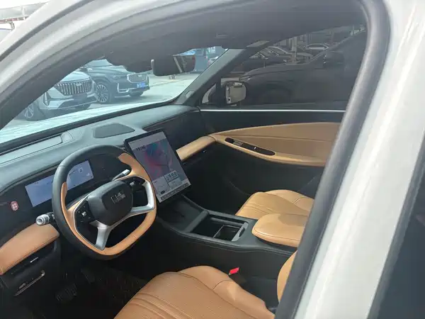 Geely Galaxy L7 2024