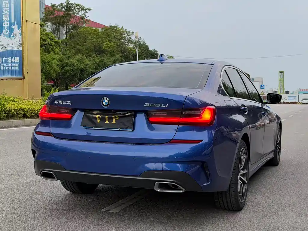 BMW 3 Series 2019 — фото 9