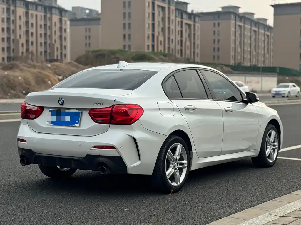 BMW 1 Series 2021 — фото 4