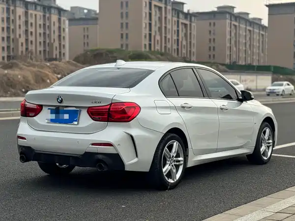BMW 1 Series 2021