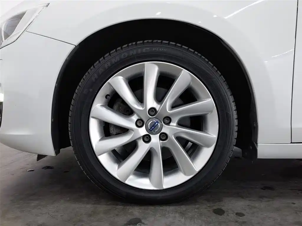 Volvo S60 2015 — фото 17