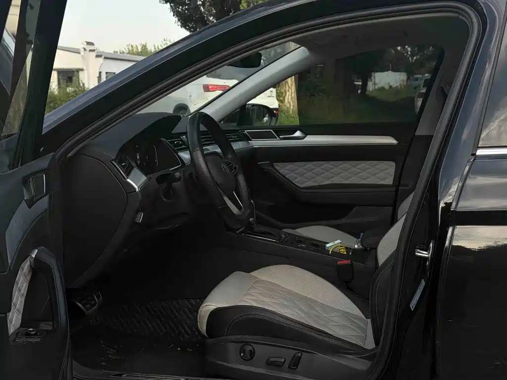 Volkswagen Magotan 2024