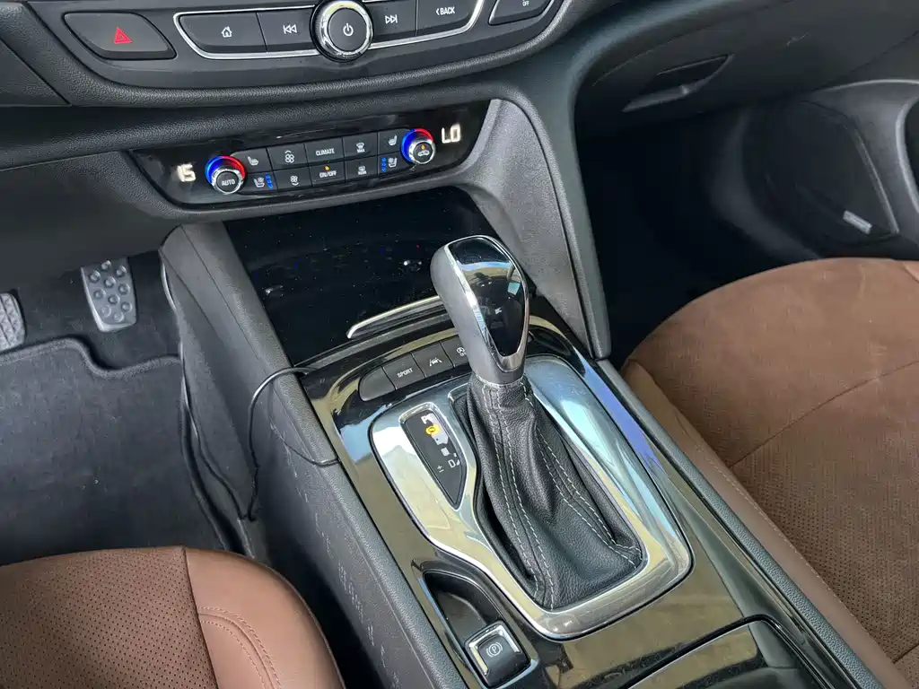 Buick Regal 2018 — фото 13