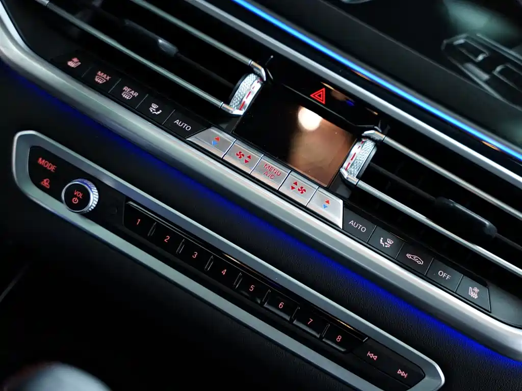 BMW X6 M 2022 — фото 44