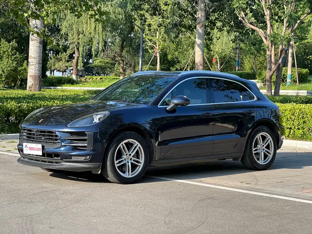 Porsche Macan 2020 — фото 1