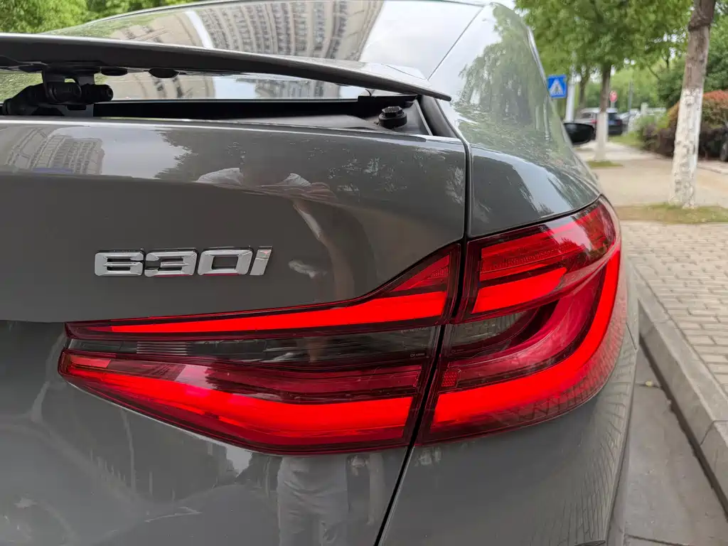 BMW 6 Series GT 2022 — фото 26