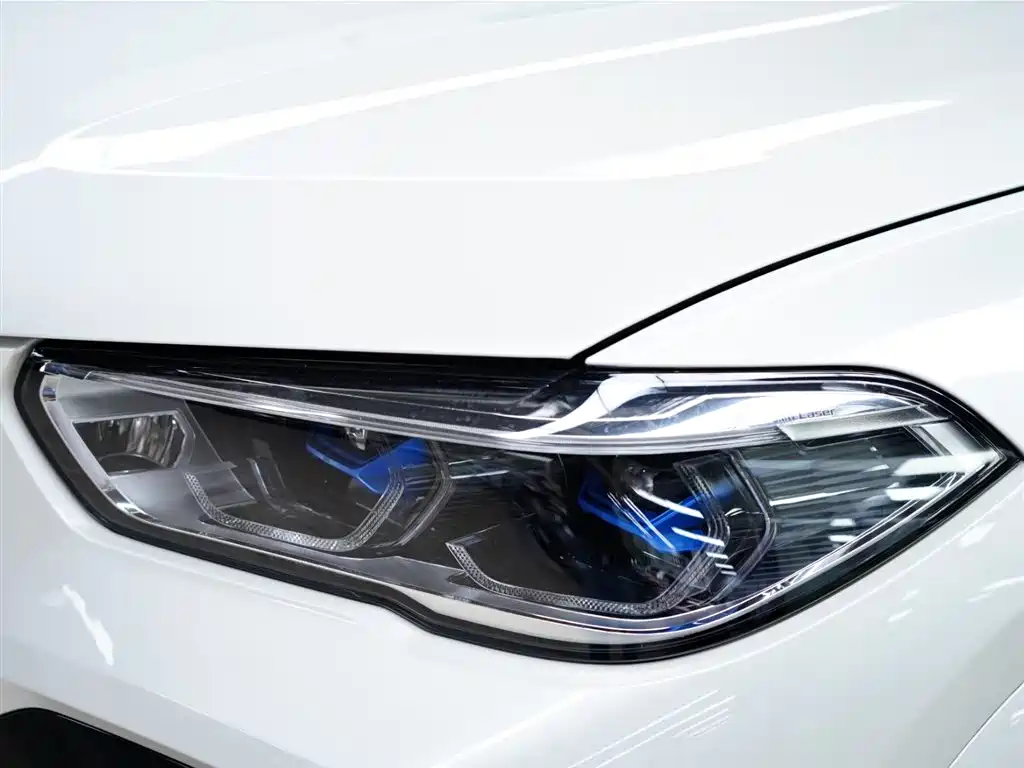 BMW X6 M 2022 — фото 16