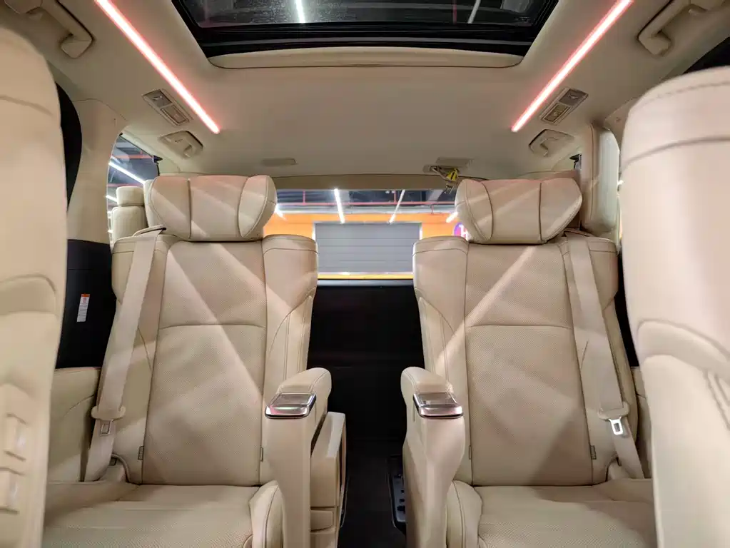 Toyota Alphard 2018 — фото 11