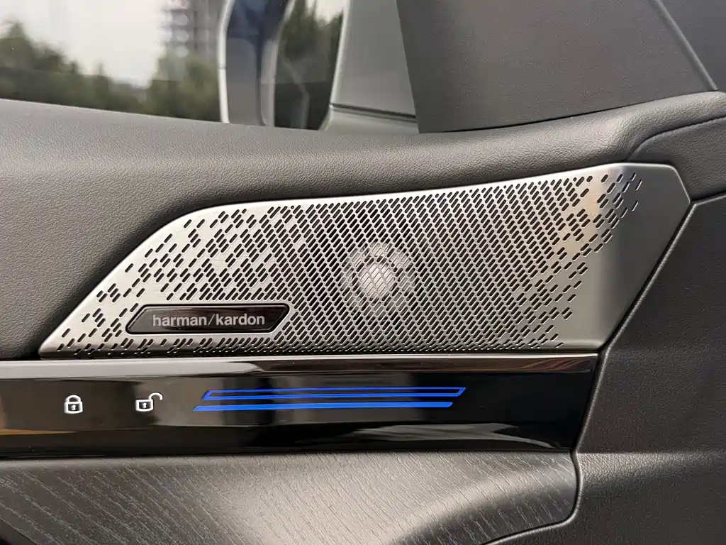 BMW 5 Series 2024 — фото 12